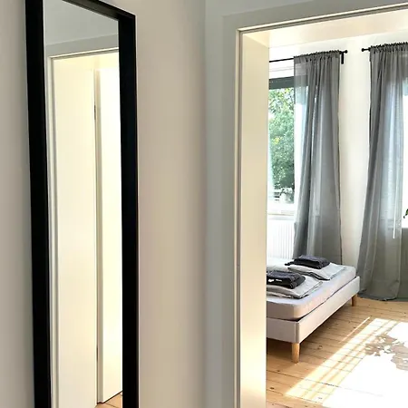 Apartment Savanna Im Historischen Stadtkern Linn In Krefeld, Naehe Duesseldorf Messe, Airport, Parkmoeglichkeiten Direkt Vor Dem Haus Exterior photo