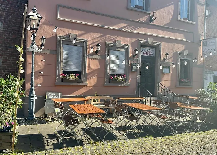 Apartment Savanna Im Historischen Stadtkern Linn In Krefeld, Naehe Duesseldorf Messe, Airport, Parkmoeglichkeiten Direkt Vor Dem Haus