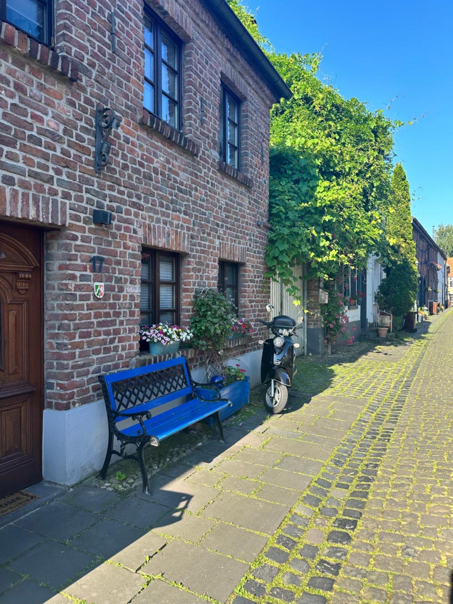 Savanna Im Historischen Stadtkern Linn In Krefeld, Naehe Duesseldorf Messe, Airport, Parkmoeglichkeiten Direkt Vor Dem Haus Apartment *