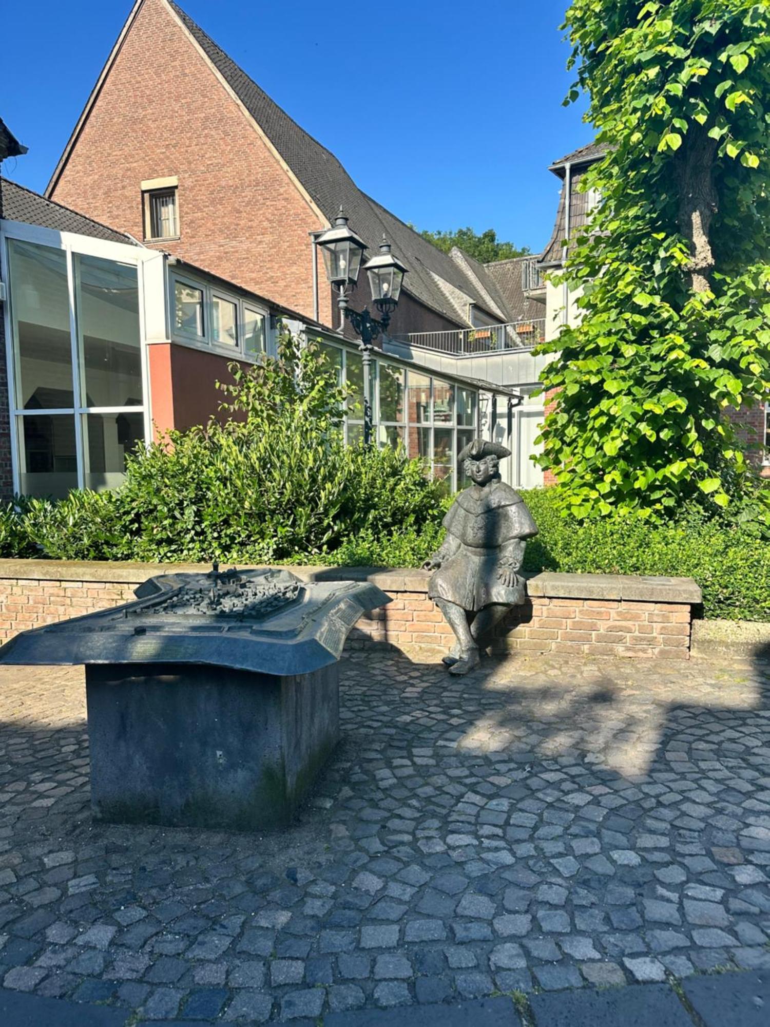 Savanna Im Historischen Stadtkern Linn In Krefeld, Naehe Duesseldorf Messe, Airport, Parkmoeglichkeiten Direkt Vor Dem Haus Apartment Krefeld