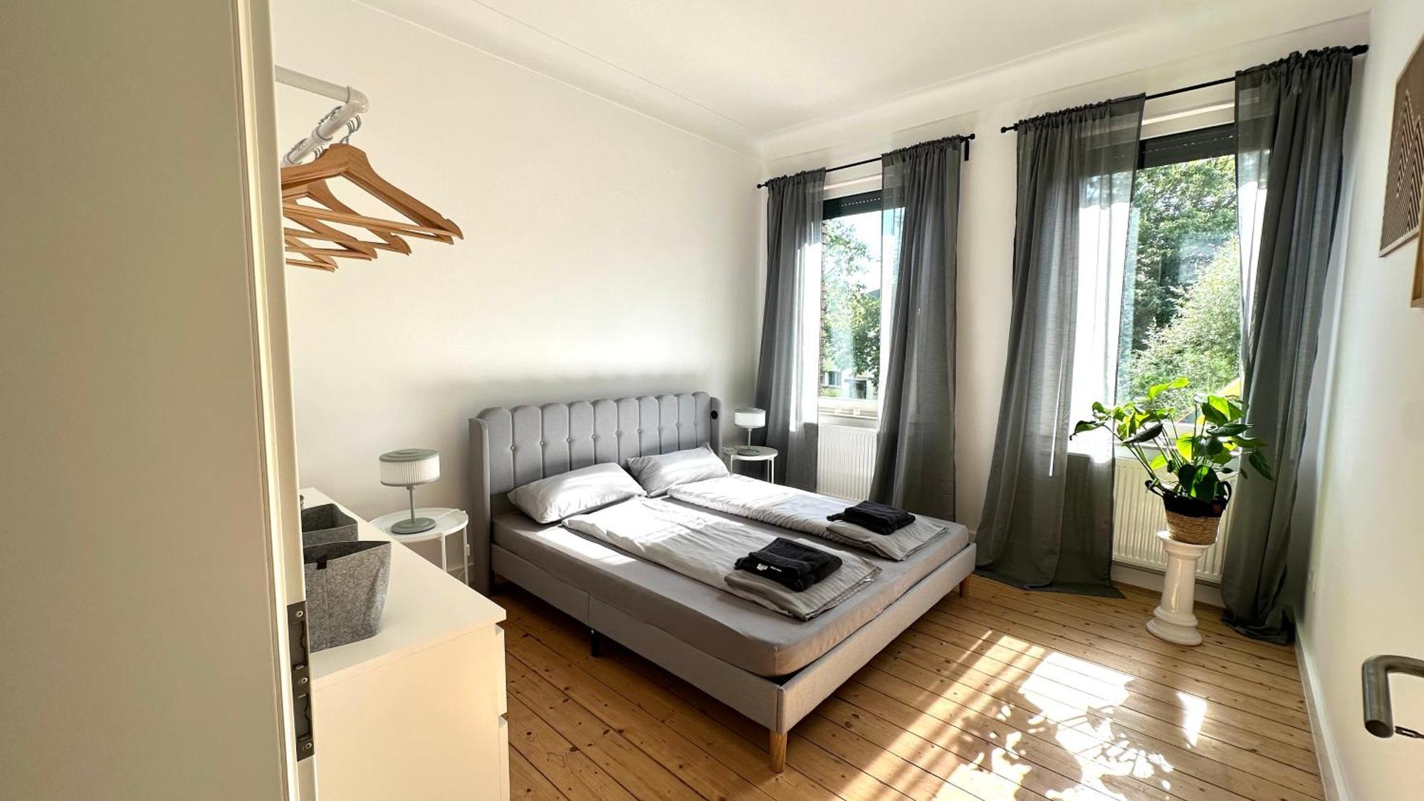 Apartment Savanna Im Historischen Stadtkern Linn In Krefeld, Naehe Duesseldorf Messe, Airport, Parkmoeglichkeiten Direkt Vor Dem Haus *