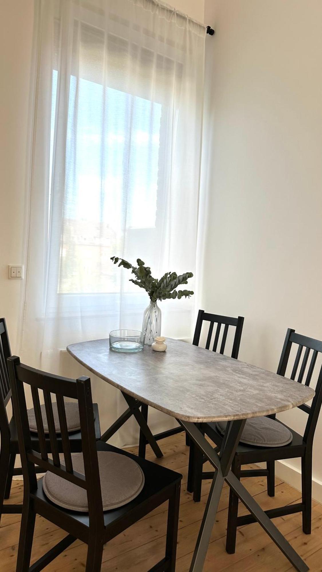 Apartment Savanna Im Historischen Stadtkern Linn In Krefeld, Naehe Duesseldorf Messe, Airport, Parkmoeglichkeiten Direkt Vor Dem Haus